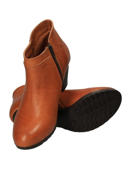 Botine maro deschis, din piele naturala
