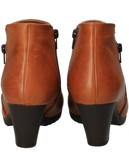 Botine maro deschis, din piele naturala