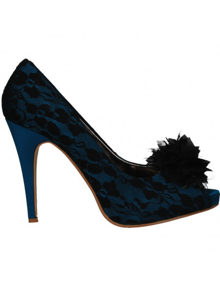 Pantofi eleganti din dantela, cu decupaj fata