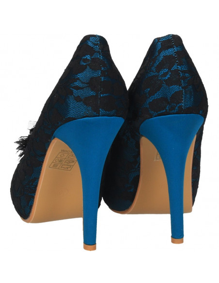 Pantofi eleganti din dantela, cu decupaj fata