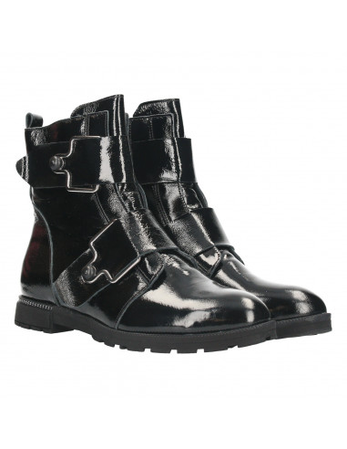 Ghete negre, trendy, piele naturala lacuita