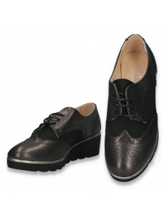 Pantofi pentru femei, cu perforatii, negri - W982 2